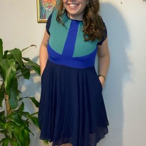 Colorblock dress with pockets